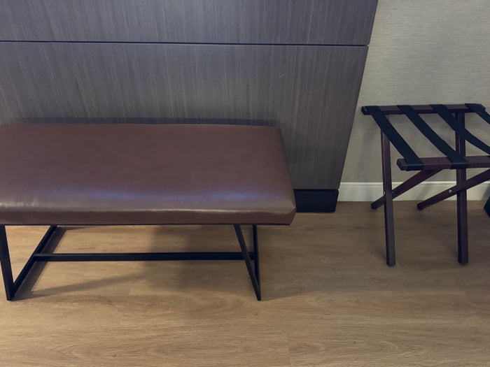 Hyatt Regency San Antonio Riverwalk bedroom bench and luggage rack Hyatt Regency San Antonio Riverwalk bedroom bench and luggage rack