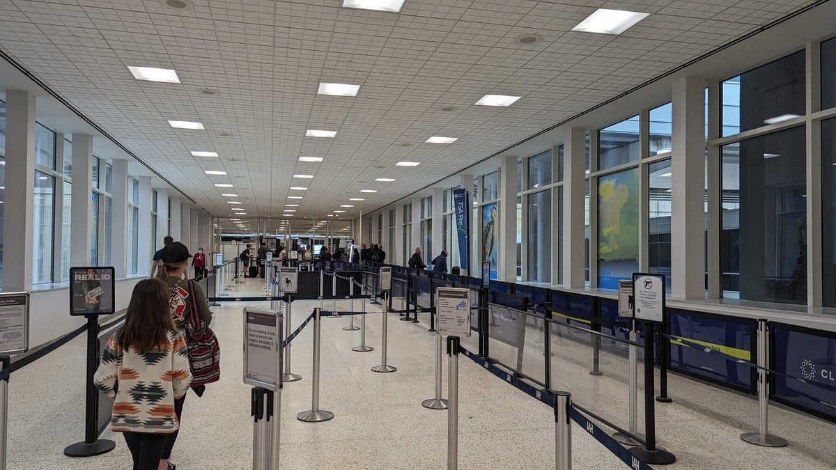 IAH to ATL Delta flight review Terminal A IAH TSA line