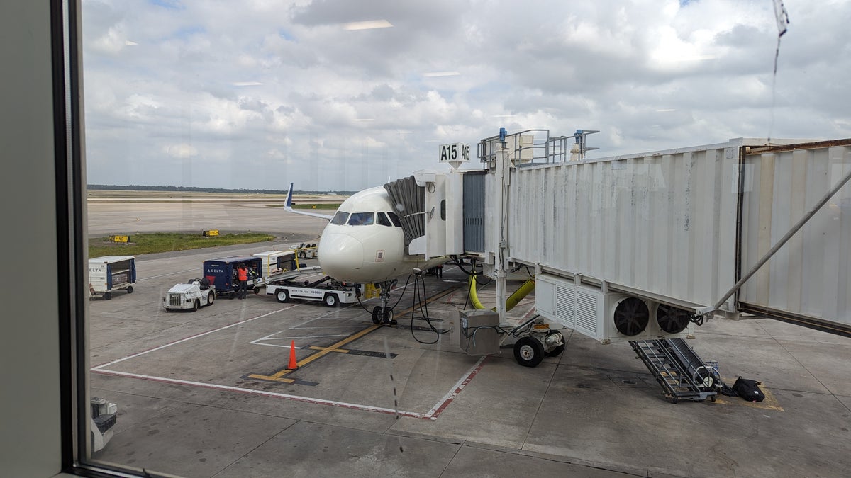IAH to ATL Delta flight review plane before boarding