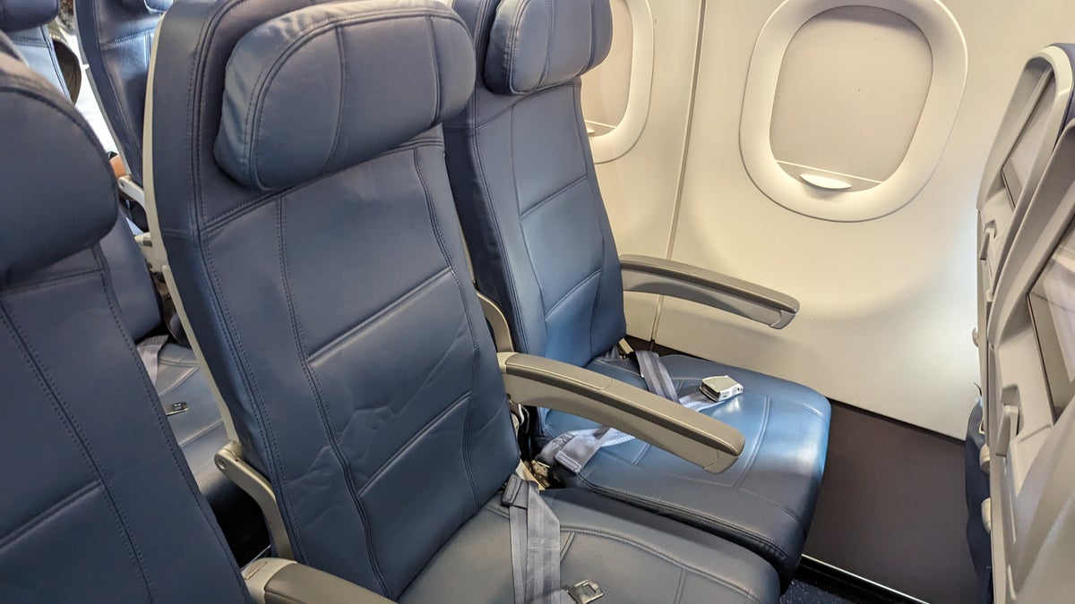 IAH to ATL Delta flight review seats