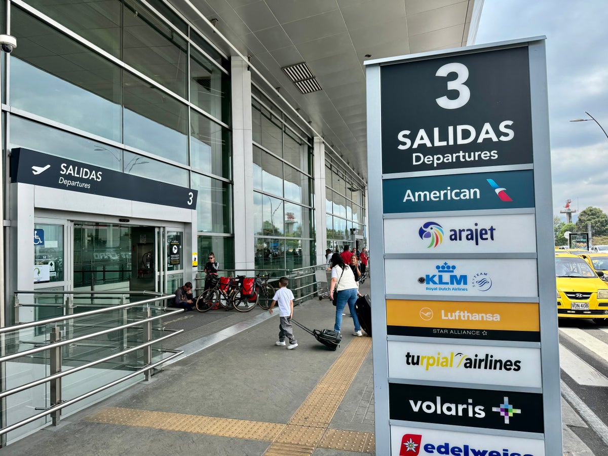 KLM Boeing 78X Business Class Bogota Airport 