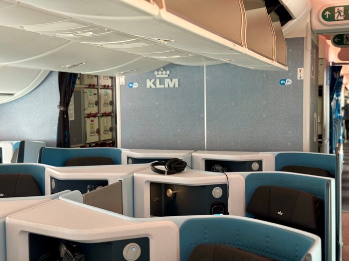 KLM Boeing 78X Business Class cabin 
