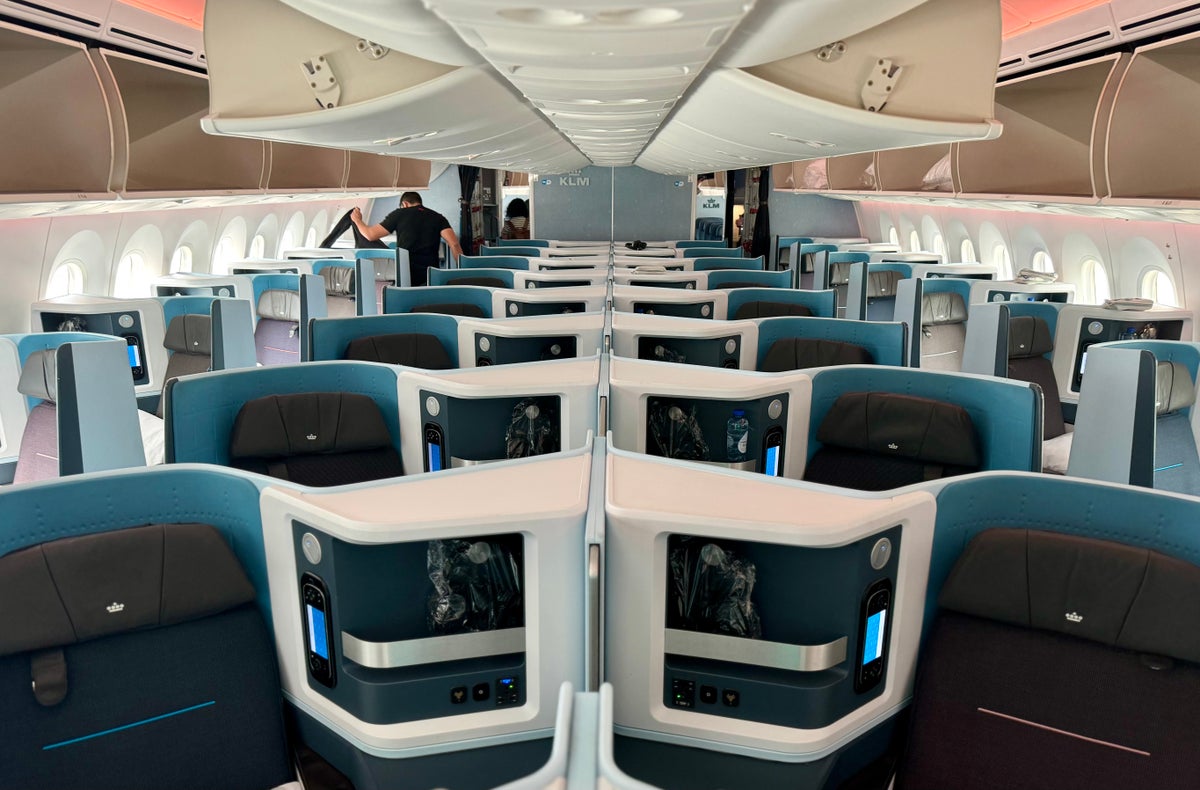 KLM Boeing 78X Business Class cabin 