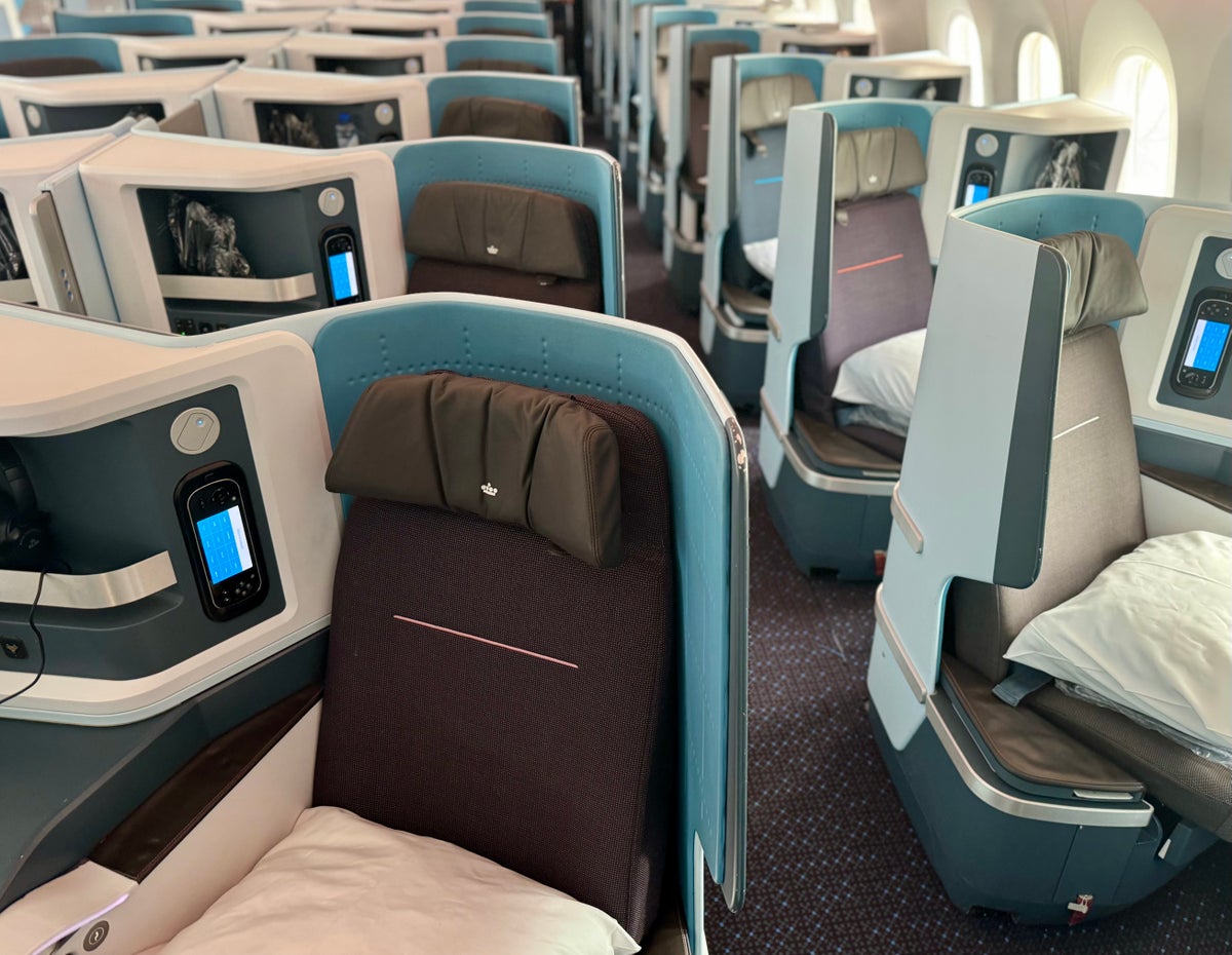 KLM Boeing 78X Business Class cabin 5