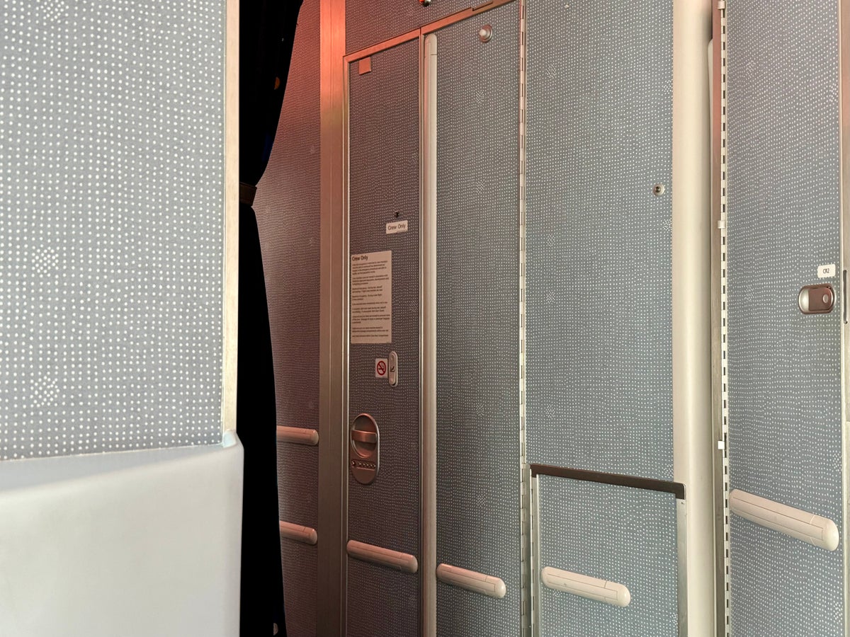 KLM Boeing 78X Business Class cabin 