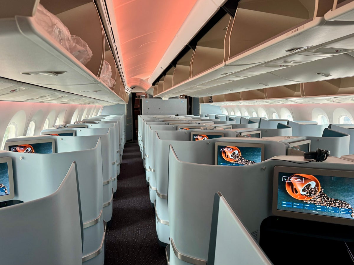 KLM Boeing 78X Business Class cabin