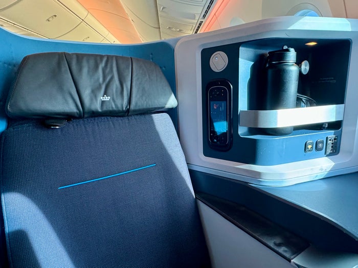 KLM Boeing 78X Business Class seat 