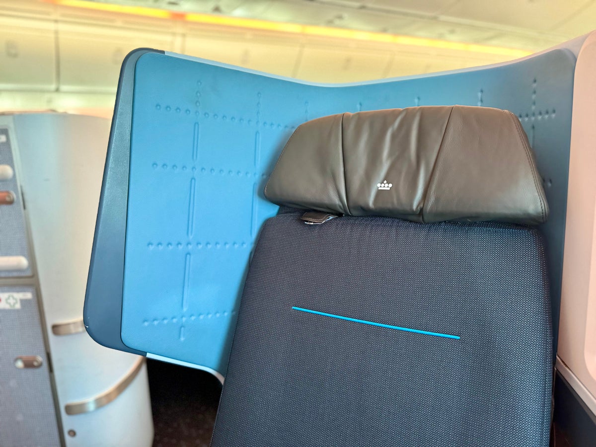 KLM Boeing 78X Business Class seat 