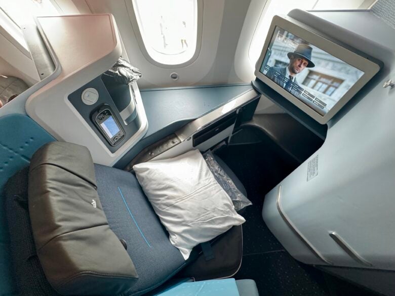 KLM Boeing 78X Business Class seat 4