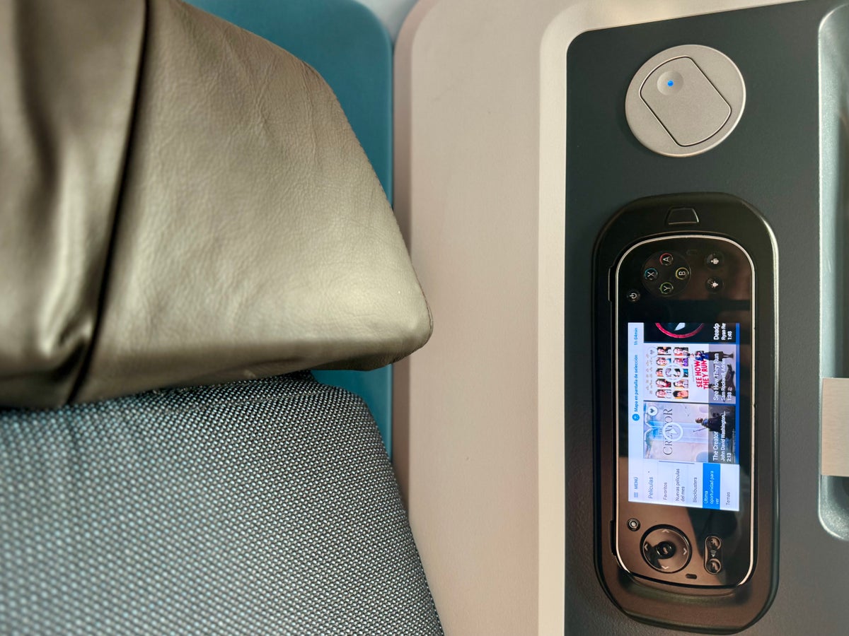 KLM Boeing 78X Business Class seat 