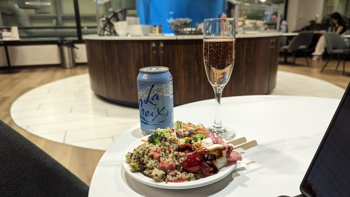 KLM Crown Lounge IAH food and drinks