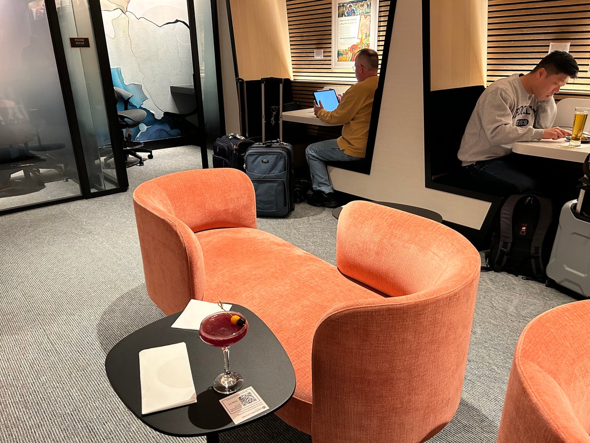 LGA Sapphire Lounge dual chairs