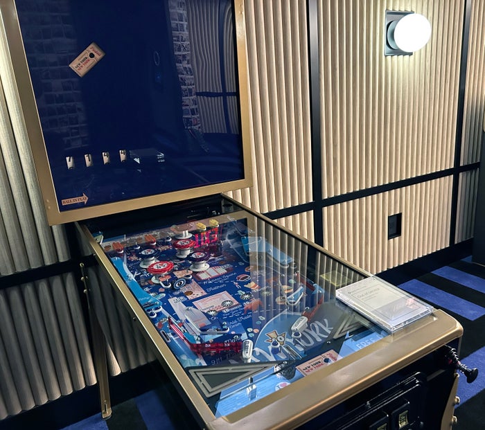 LGA Sapphire Lounge pinball