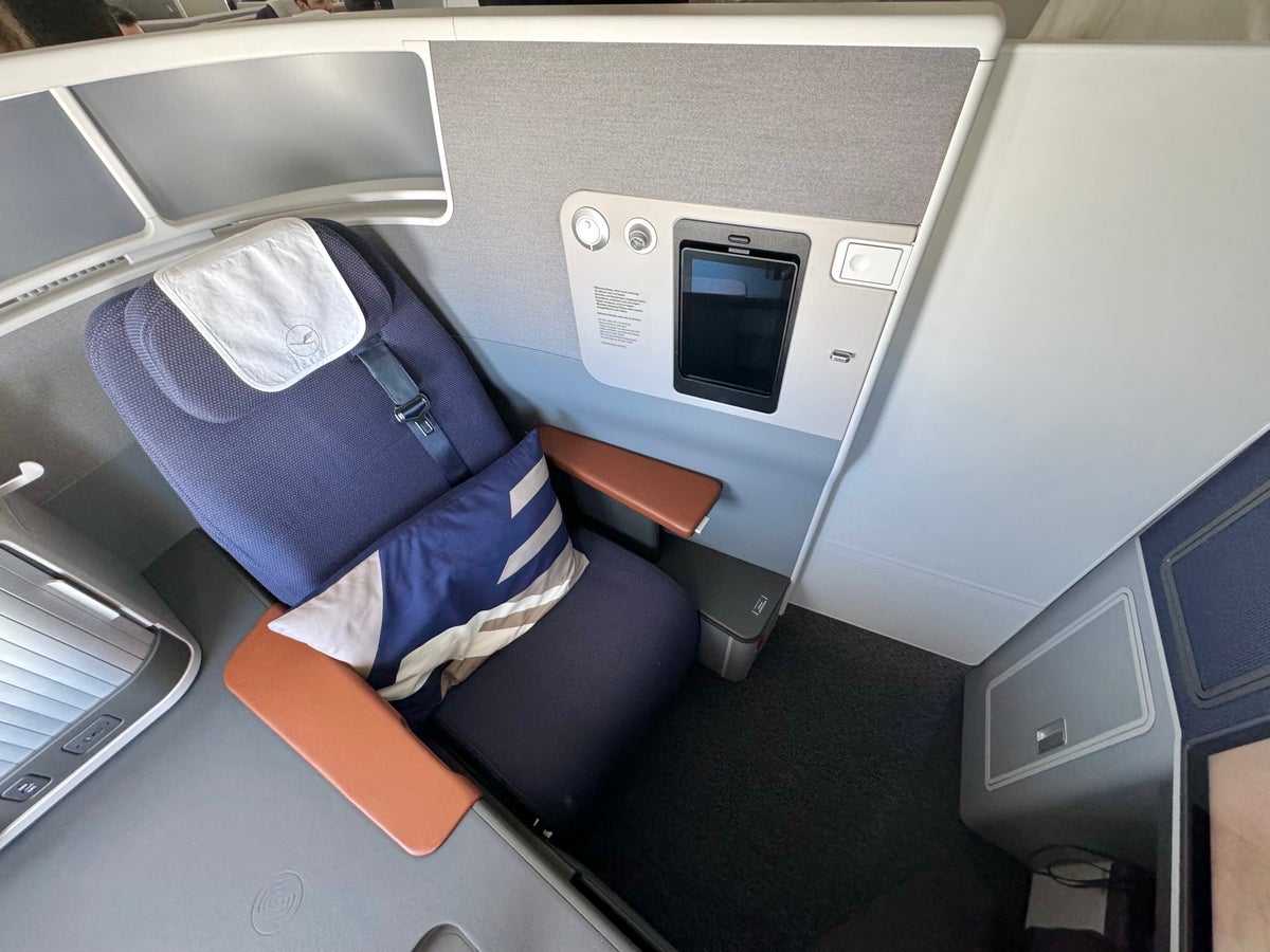 Allegris Business Class Suite Is Lufthansa’s Best Business Class Seat — Here’s Why