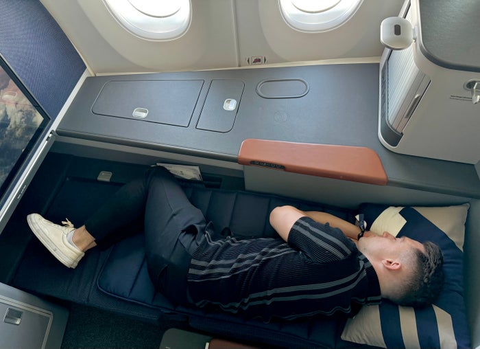 Lufthansa Allegris Business Suite side sleeper Lufthansa Allegris Business Suite side sleeper