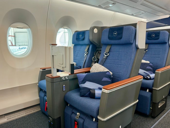 Lufthansa Allegris Premium Economy bulkhead Lufthansa Allegris Premium Economy bulkhead