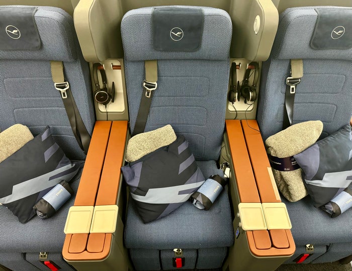 Lufthansa premium economy Lufthansa Allegris Premium Economy