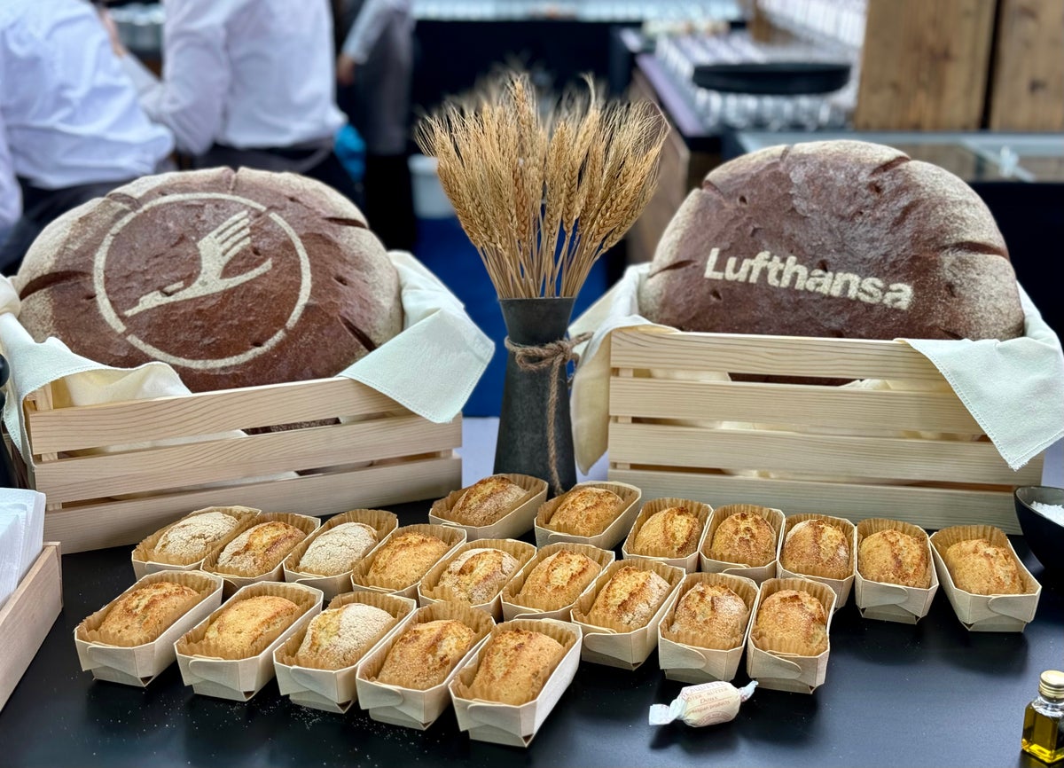 Lufthansa new business class bread