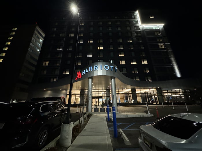 Marriott New York JFK Airport [In-Depth Hotel Review]