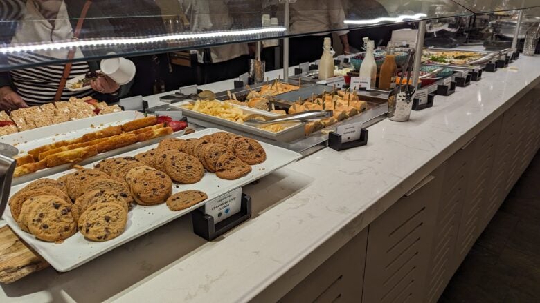 Concourse C Delta Sky Club at Hartsfield Jackson Atlanta International Airport food dessert cookies