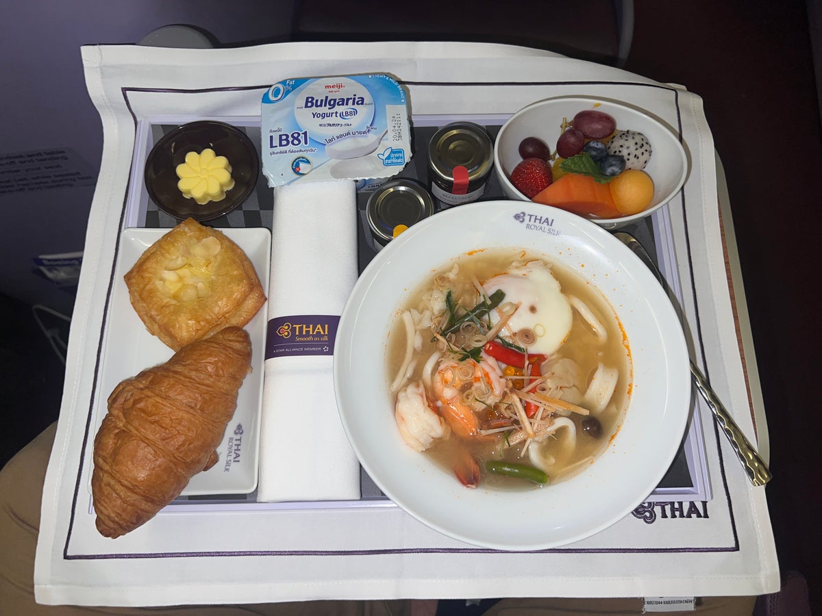 Thai Airways Royal Silk business class 777 300er Tom Yum soup breakfast