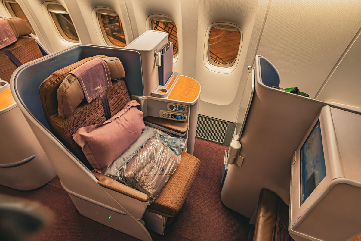 Thai Airways Royal Silk business class 777 300er business class seat