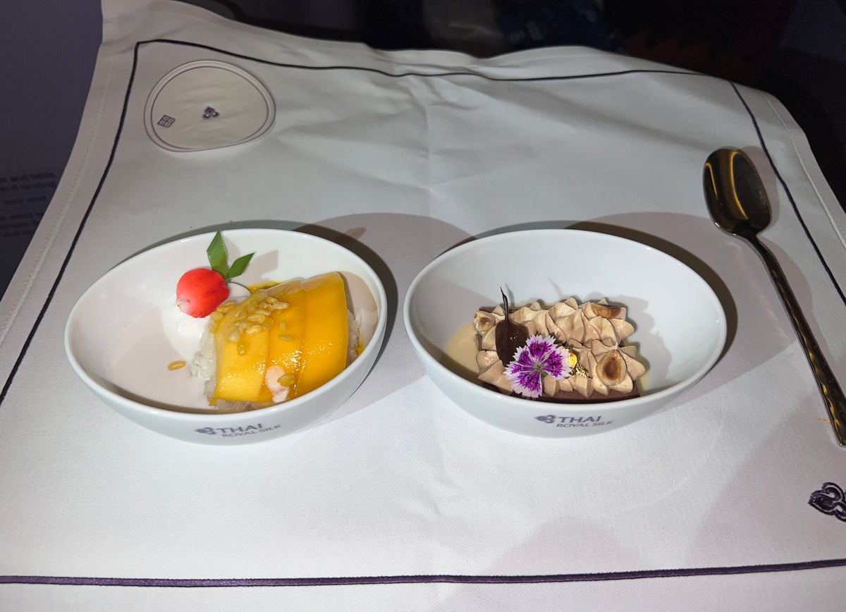 Thai Airways Royal Silk business class 777 300er dessert