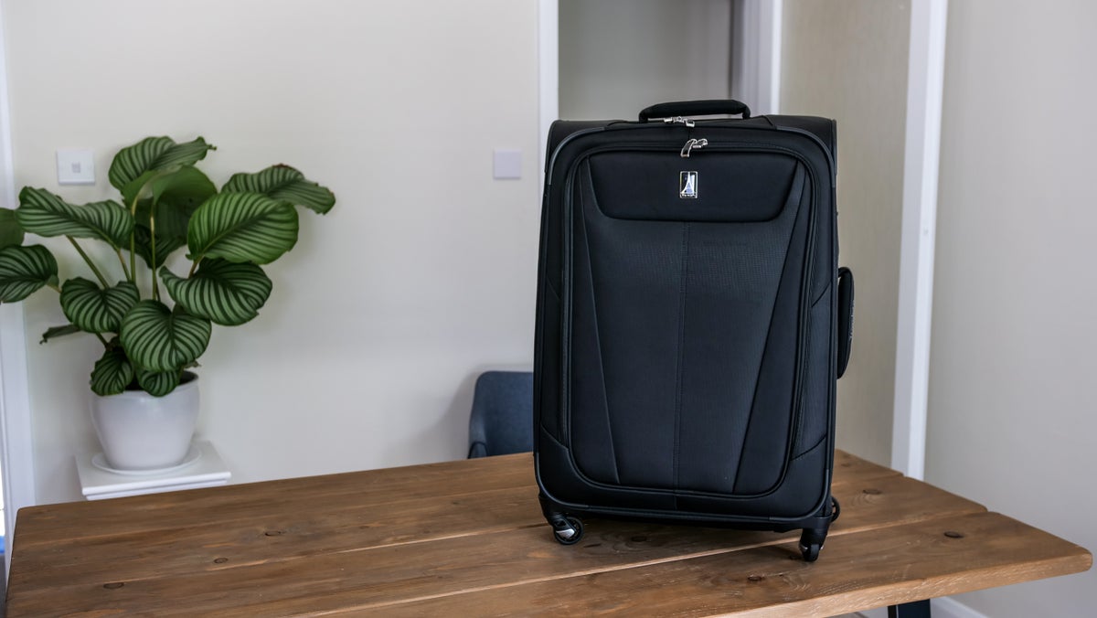 Travelpro Maxlite 5 Softside Spinner Luggage Review – Is It Worth It? [Video]