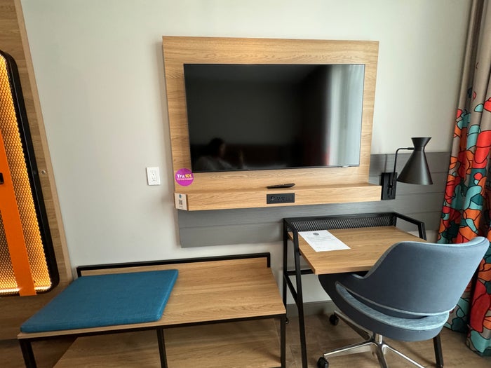 Tru by Hilton Brooklyn Desk Tru by Hilton Brooklyn Desk