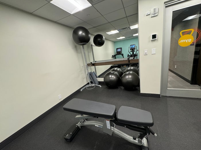 Tru by Hilton Brooklyn Gym Weights Tru by Hilton Brooklyn Gym Weights