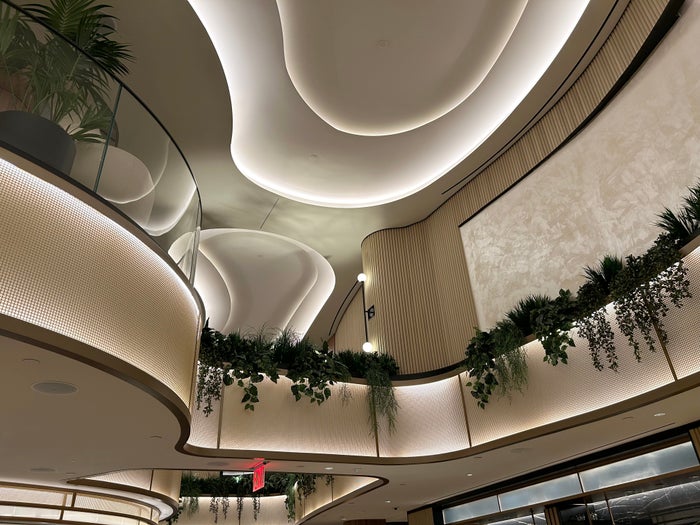 Sapphire Lounge LGA ceilings