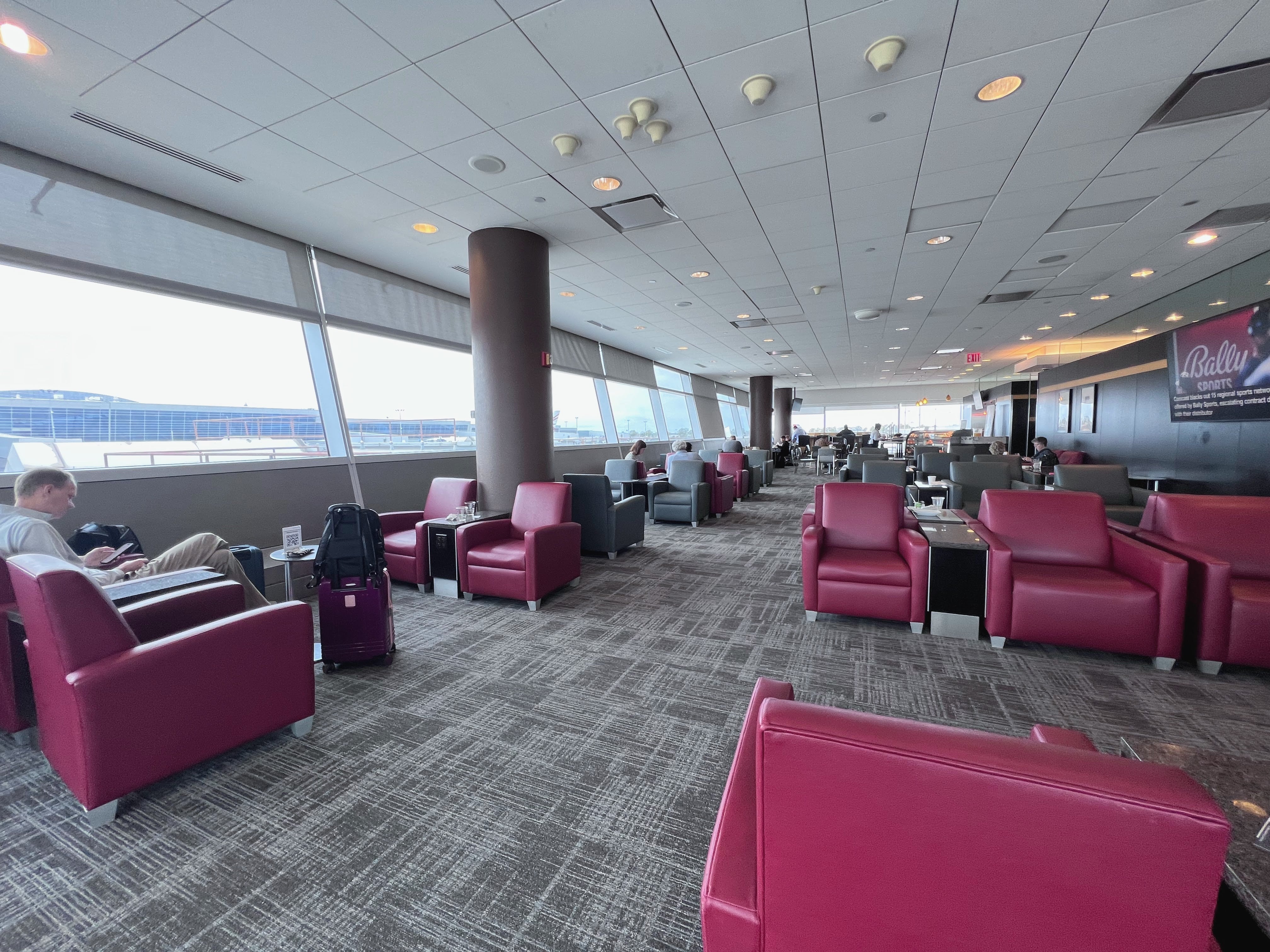 JFK Lounge Hopping: Making the Most of My 11-Hour Layover