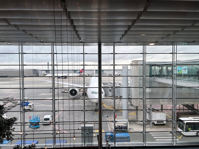 Air France Boeing 777-300ER Economy Class Review [IAD to CDG]
