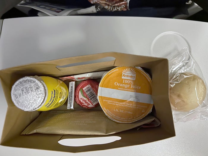 Air France 777 300ER economy IAD CDG breakfast Air France 777 300ER economy IAD CDG breakfast