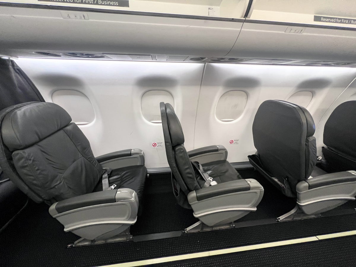 American Airlines E170175 first class