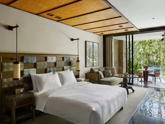Andaz Bali Sunrays Deluxe Lagoon Room