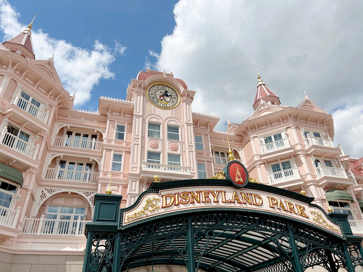 9 Reasons Why Disneyland Paris Is Better Than Disney World — And 3 Reasons It’s Worse