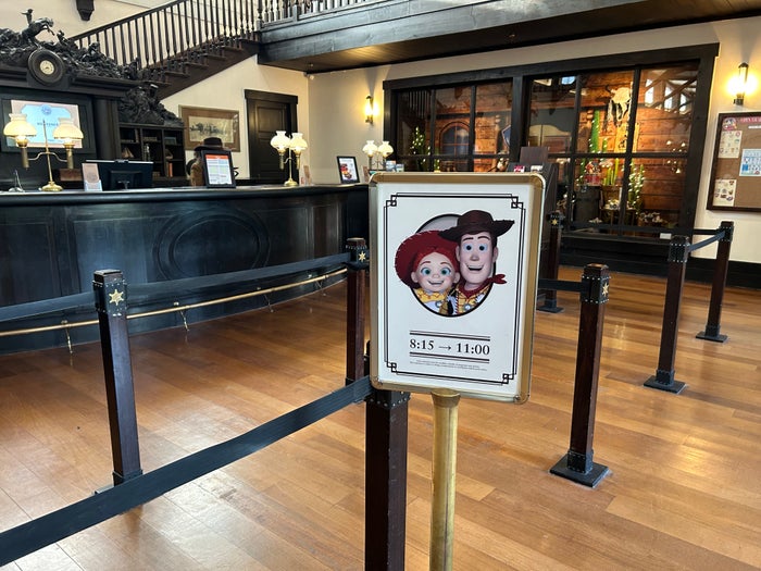 Disneyland Paris Hotel Cheyenne characters Disneyland Paris Hotel Cheyenne characters