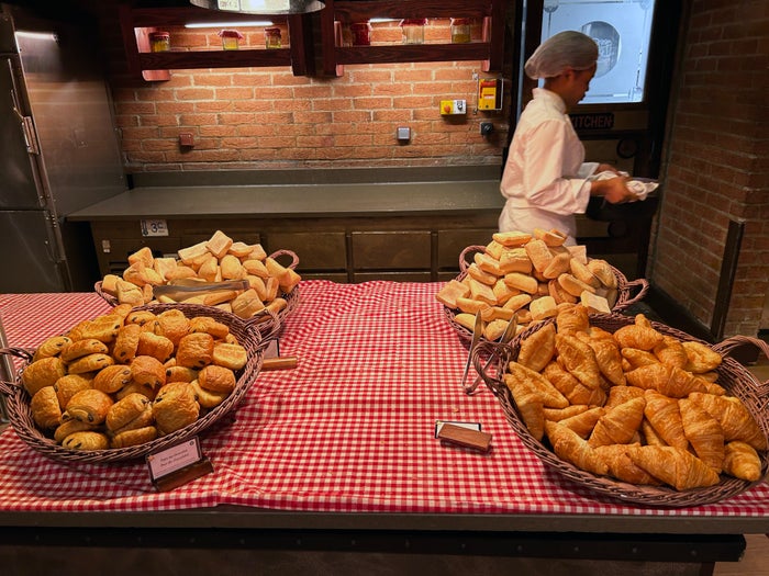 Disneyland Paris Hotel Cheyenne restaurant breads Disneyland Paris Hotel Cheyenne restaurant breads