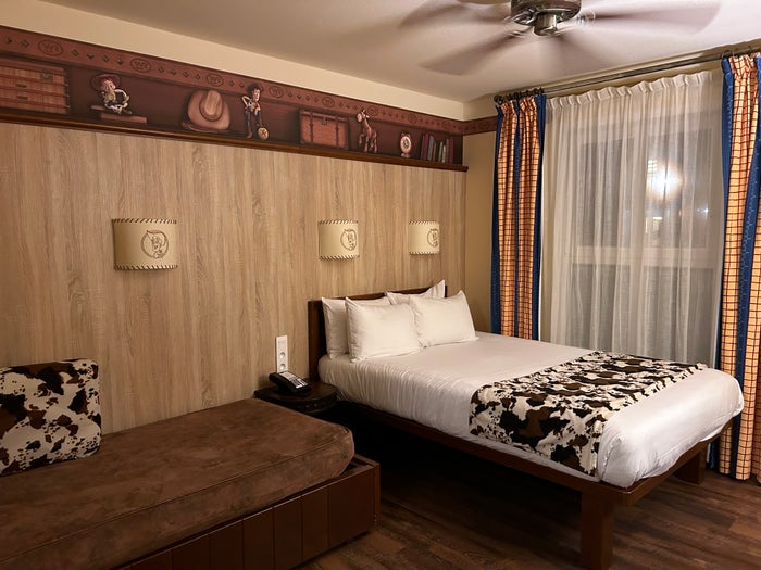 Disneyland Paris Hotel Cheyenne room Disneyland Paris Hotel Cheyenne room