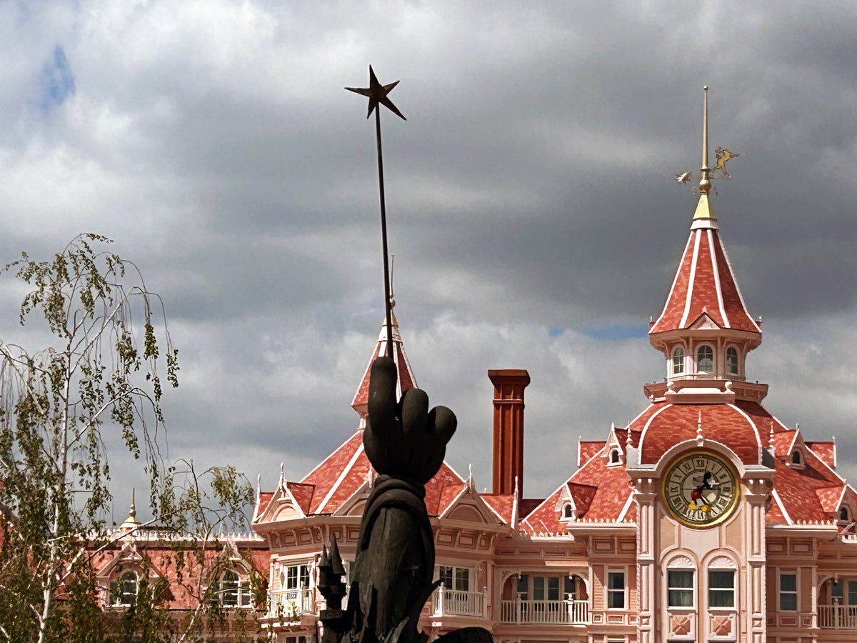 Disneyland Paris Mickey wand horizontal