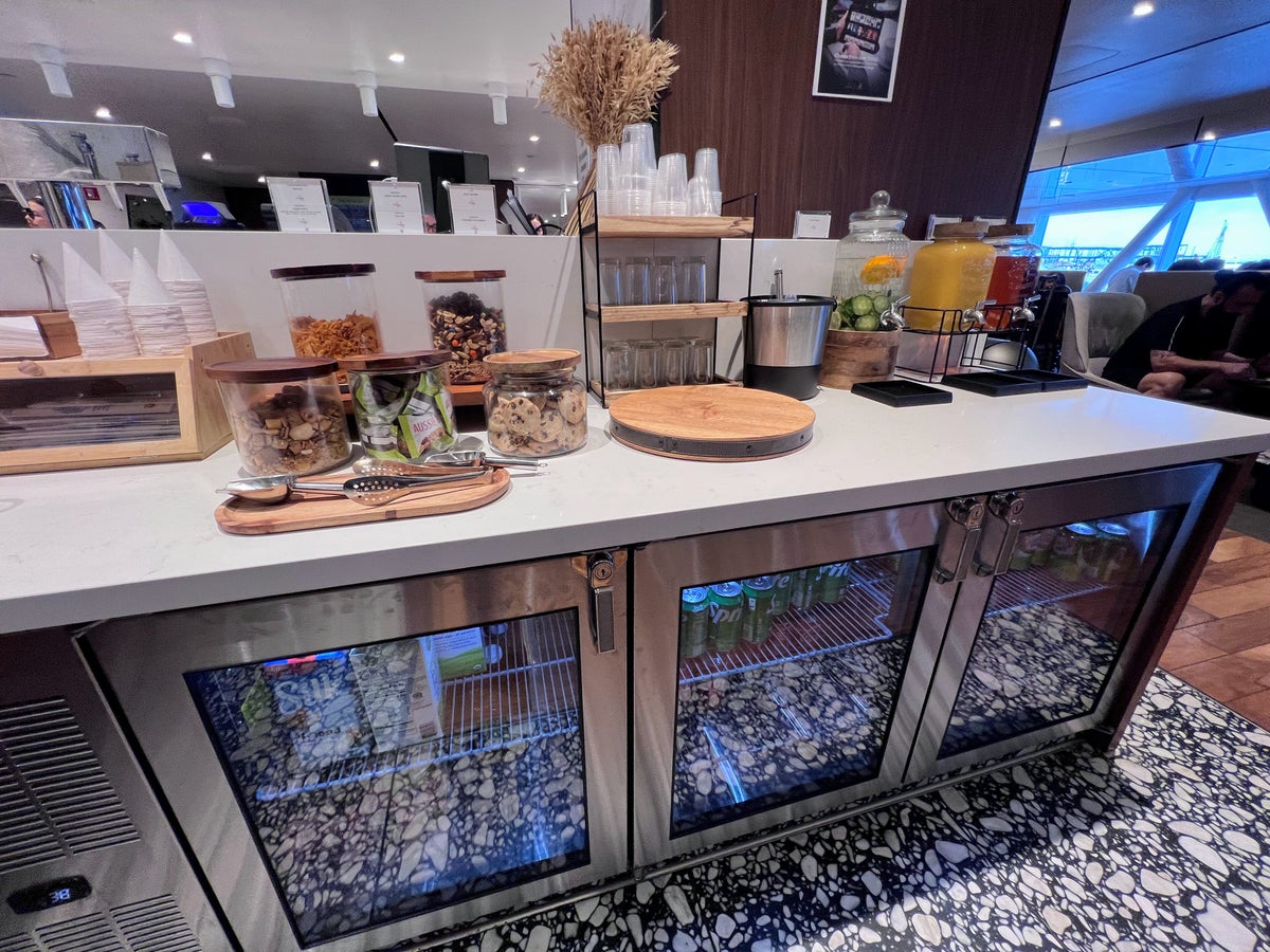 Drinks and snacks at Primeclass Lounge JFK