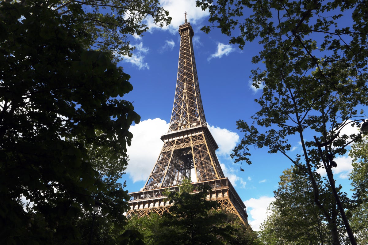 10 Things Every American Should Know About Visiting the Eiffel Tower