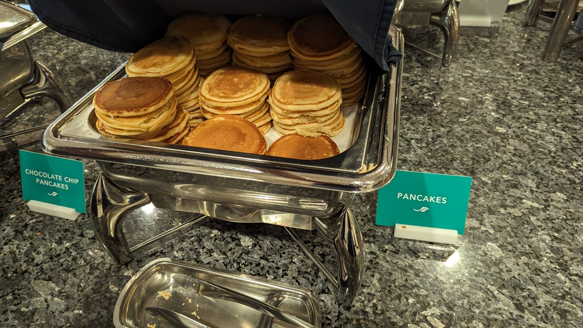 Embassy Suites by Hilton The Woodlands at Hughes Landing food and beverage breakfast buffet pancakes