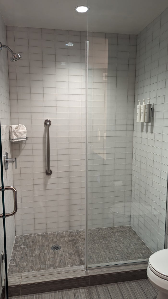 Embassy Suites by Hilton The Woodlands at Hughes Landing room bathroom shower Embassy Suites by Hilton The Woodlands at Hughes Landing room bathroom shower