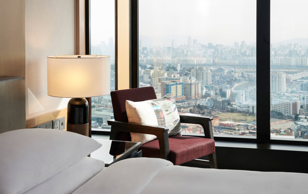 The 15 Best Hotels in Seoul To Book With Points [Marriott, Hyatt, Hilton, IHG]