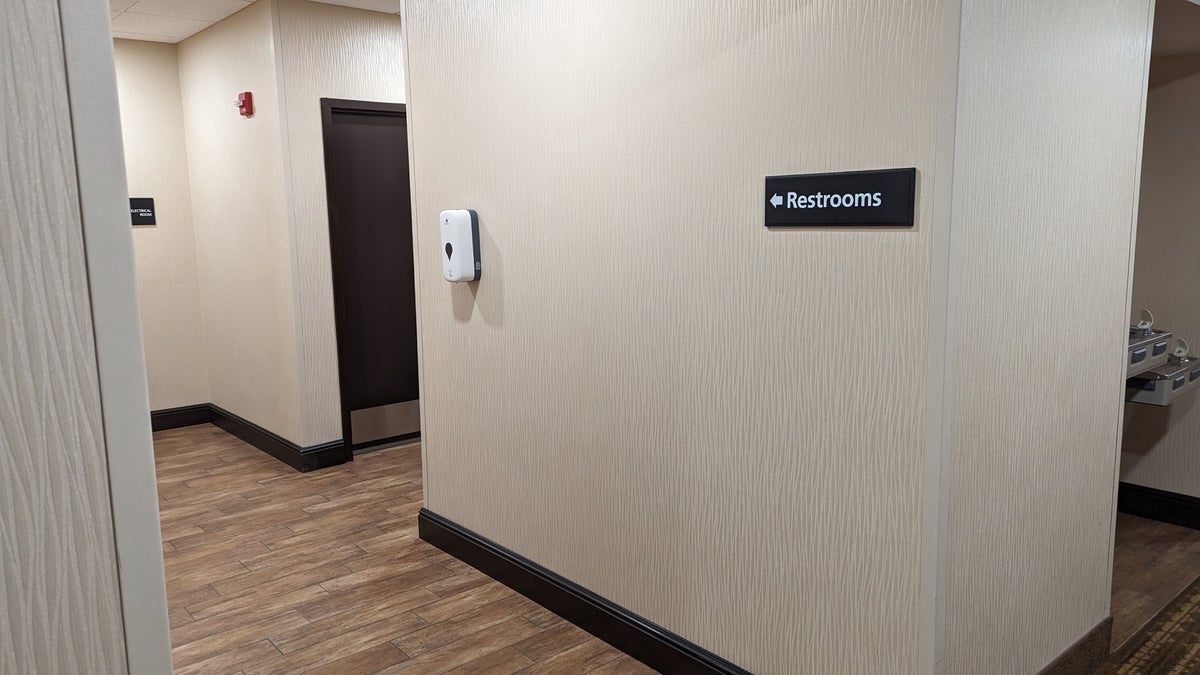 Hampton Inn Suites Hope amenities lobby bathroom