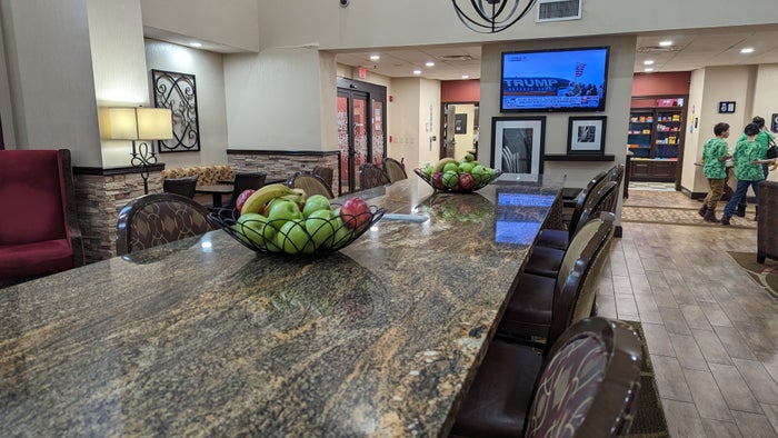 Hampton Inn Suites Hope food and beverage bar seating Hampton Inn Suites Hope food and beverage bar seating