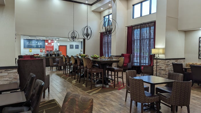 Hampton Inn Suites Hope food and beverage lobby breakfast seating Hampton Inn Suites Hope food and beverage lobby breakfast seating