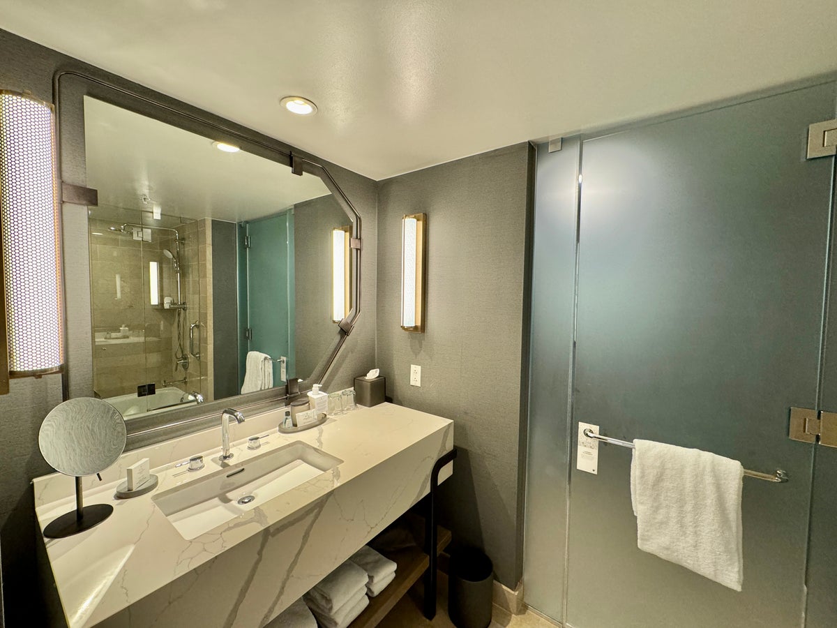 JW Marriott Orlando Grande Lakes Bathroom Vanity